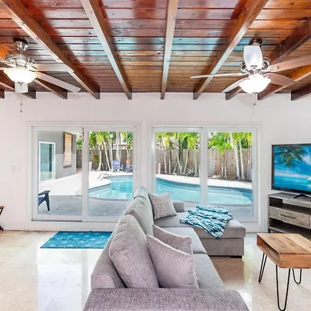 Miami 4 Bedroom Pool House Near Miami International Airport